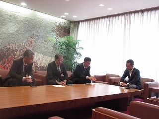 写真：面談（中部電力パワーグリッド多治見支社長ら）