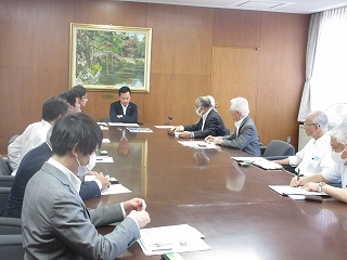 写真：面談（多治見駅南地区市街地再開発組合）