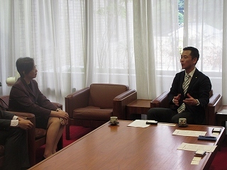 写真：面談（中国駐名古屋総領事）