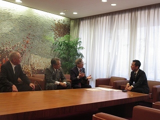 写真：面談（多治見リバーサイドロータリー）