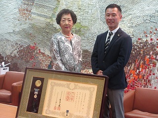 写真：表敬訪問（藍綬褒章受章者）