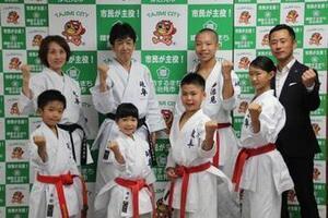 写真：空手全国大会出場報告