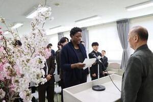 写真：令和7年度多治見市陶磁器意匠研究所入所式1