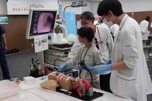 写真：市民病院子どもメディカルスタッフ体験ツアー