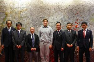 写真：ライオンズクラブ青少年交換事業　留学生表敬訪問