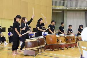 写真：滝呂小学校創立150周年式典1