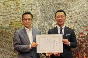 写真：医療法人ブレイングループ寄付贈呈