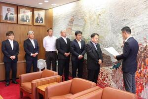 写真：水道応援復旧活動報告会・感謝状伝達式