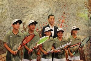 写真：全日本小学生ソフトテニス選手権大会出場報告