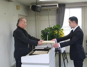 写真：令和5年度多治見市陶磁器意匠研究所卒業式1