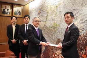 写真：第7期産業観光振興計画提言書提出