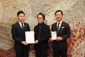 写真：株式会社ノア寄付金贈呈