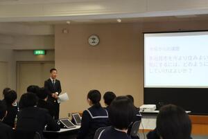 写真：多治見市連合生徒会交流会の様子