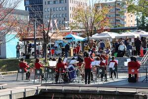 写真：消防音楽隊の演奏