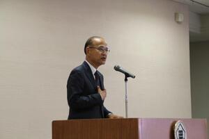 写真：仙石教育長