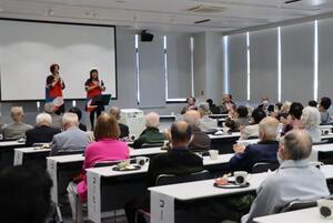 写真：ポピンズシアターのステージショーの様子