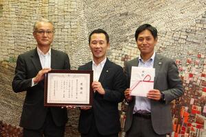 写真：大垣共立銀行からの寄付2