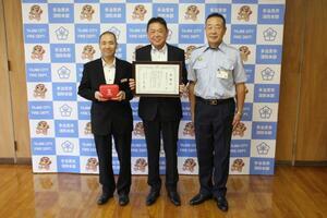 写真：感謝状贈呈