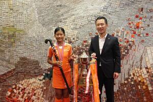 写真：ホッケー交流大会優勝報告