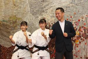 写真：市長と少林寺拳法選手