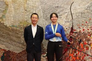 写真：今井さんと市長