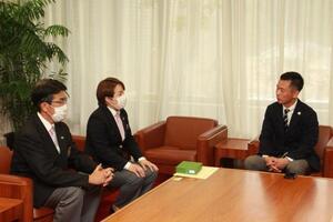 写真：柔道形競技大会出場選手表敬訪問2