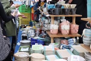 写真：たじみ陶器まつりの様子1