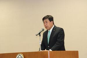 写真：退任式での訓示