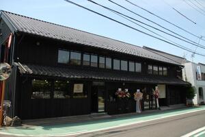 写真：かまや多治見外観