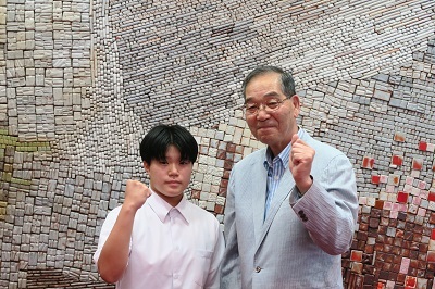 写真：ウエイトリフティング表敬訪問