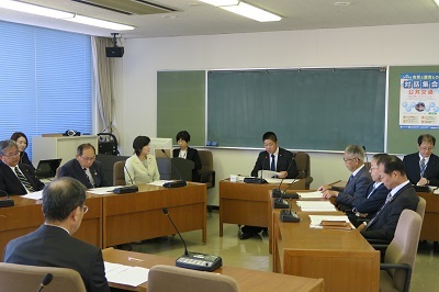 写真:経済建設常任委員会