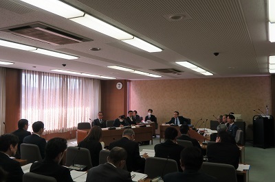 写真:経済建設常任委員会