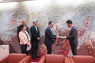 写真：提言提出