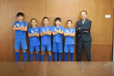 写真：サッカー表敬訪問