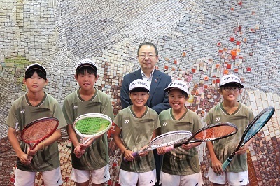 写真：テニス表敬訪問