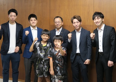 写真:卓球表敬訪問