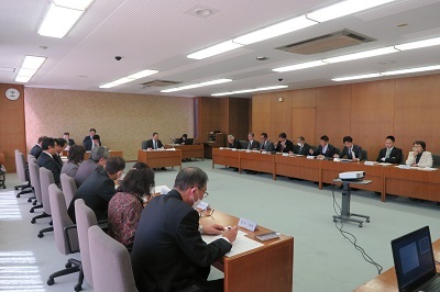 写真:22日(金曜日)全員協議会