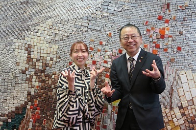 写真:8日(金曜日)ダンス表敬訪問