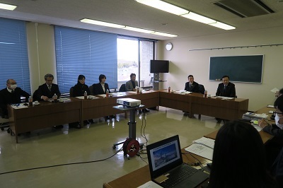写真:守山市議会視察