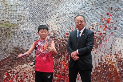 写真:バドミントン表敬訪問