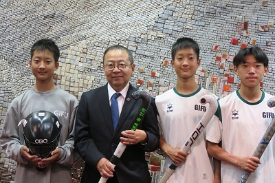 写真:ホッケー表敬訪問