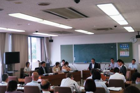 写真：6月15日厚生環境教育常任委員会