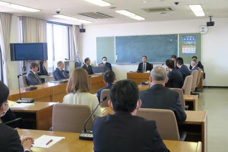 写真:経済建設常任委員会