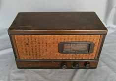 写真：真空管ラジオ