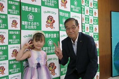 写真：第49回全日本ジュニアクラシック音楽コンクール入賞者表敬訪問