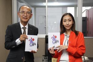 写真：絵本の贈呈式