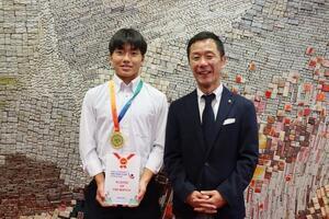 写真：U18男子ホッケー日本代表選手表敬訪問