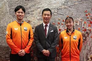 写真：トップおとめピンポンズ名古屋表敬訪問