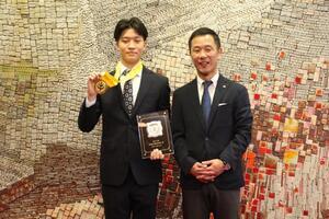 写真：菅田翔太さんと市長