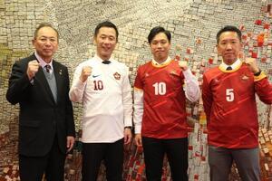 写真：岐阜県シニアサッカーO-40リーグ優勝チーム表敬訪問